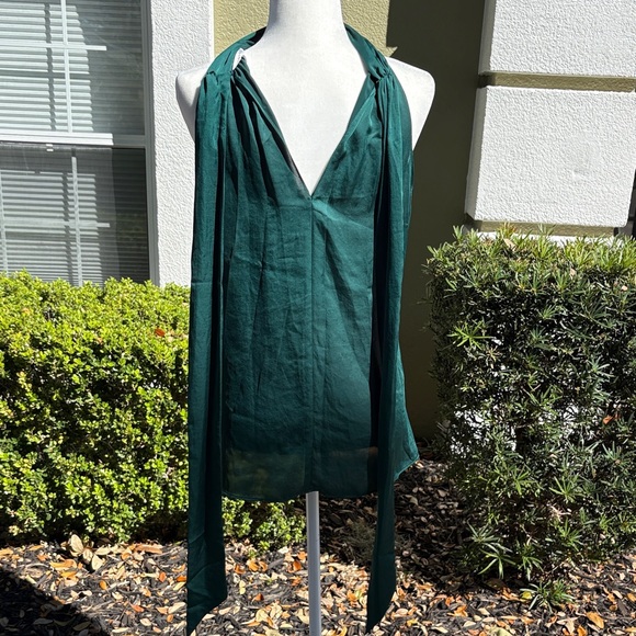 London Times Elegant Green Halter Top - Picture 5 of 8